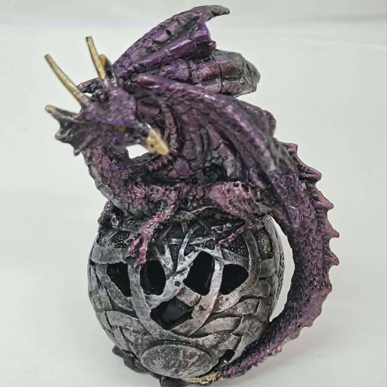 Dragon on ball light up