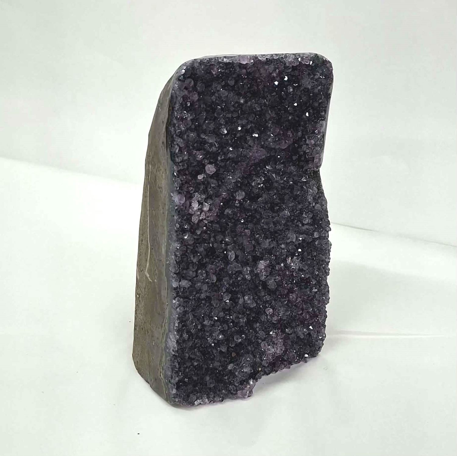 Amethyst Dark Cutbase upright