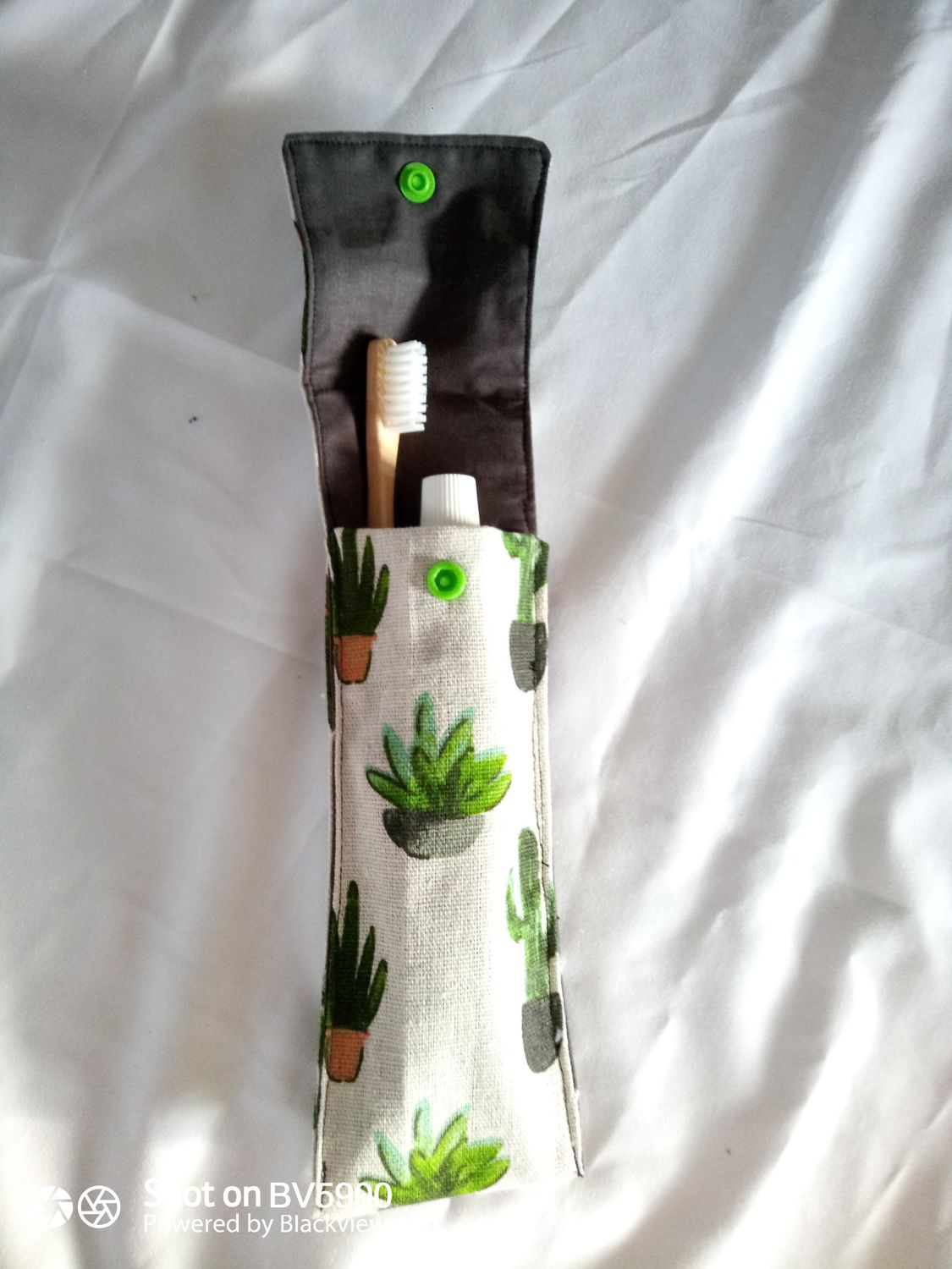 Etui à brosse à dents