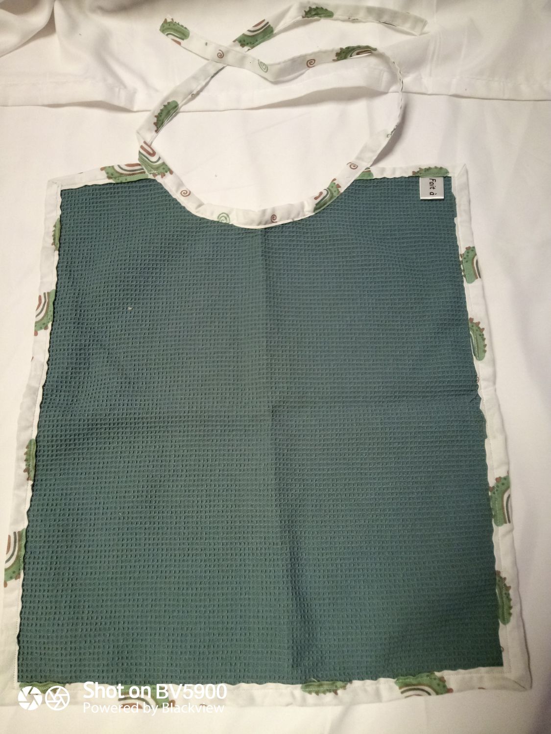 Bavoir classique ( gris vert)