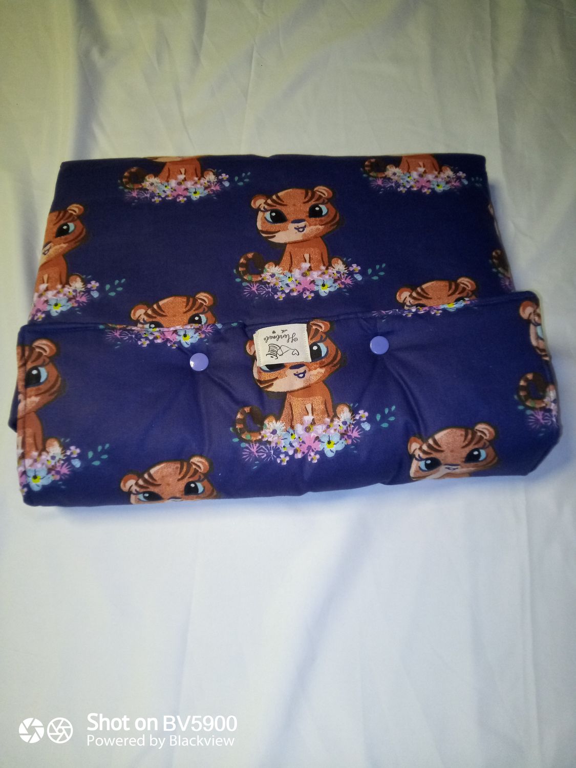 Matelas nomade à langer ( tigresse rose)