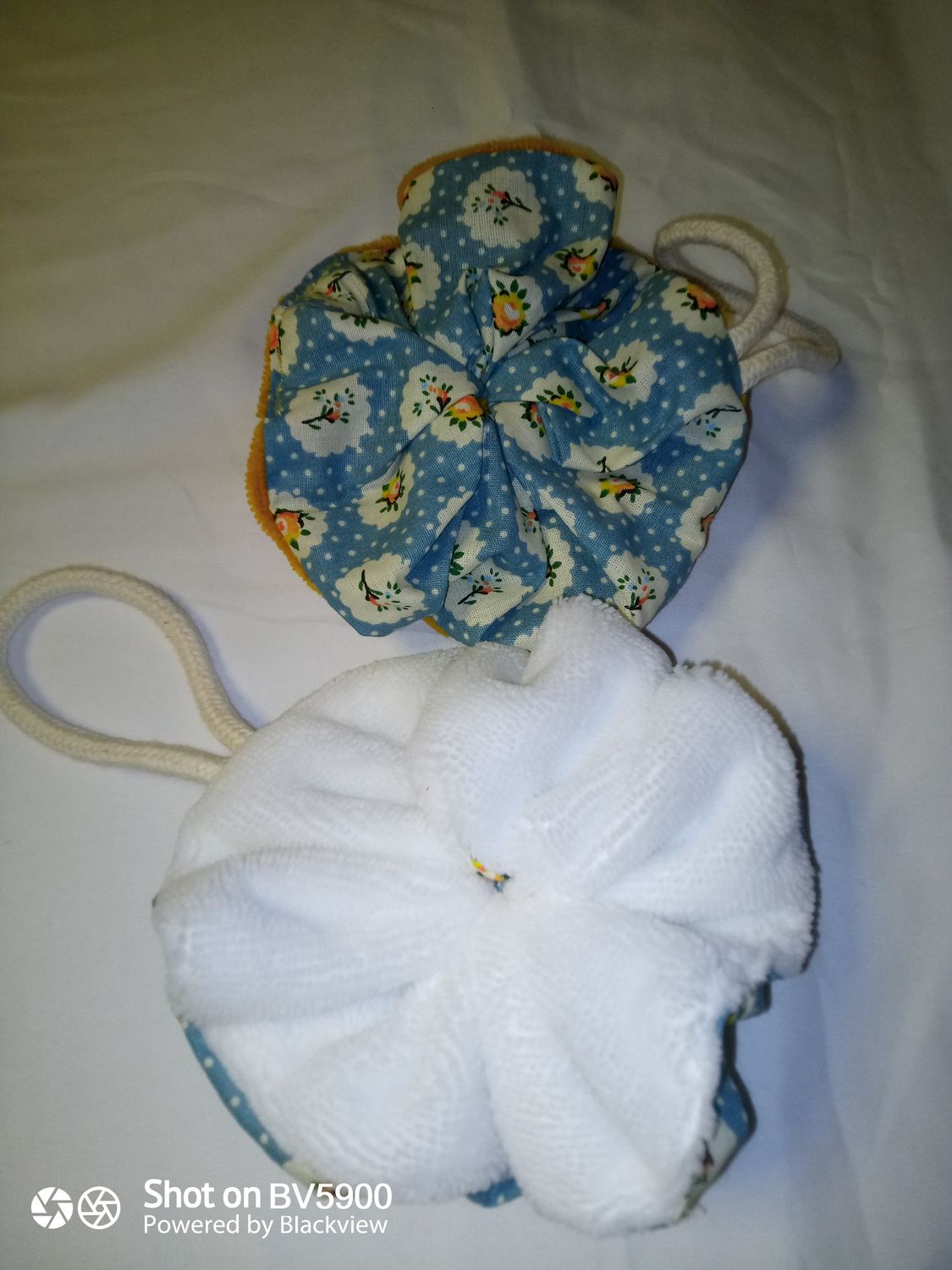 Fleur de douche (blanc/coton bleu)