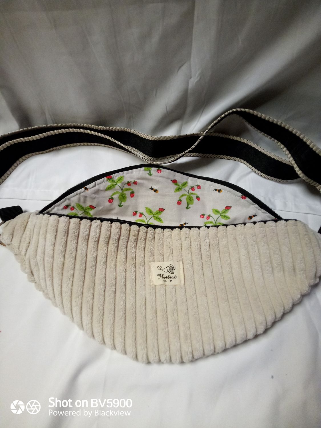 Sac banane en velours écru