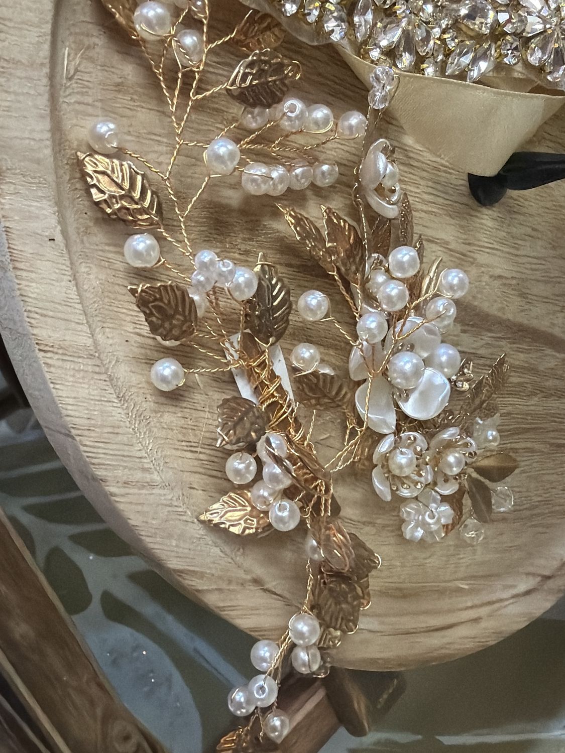 Faux pearl branches hair clip
