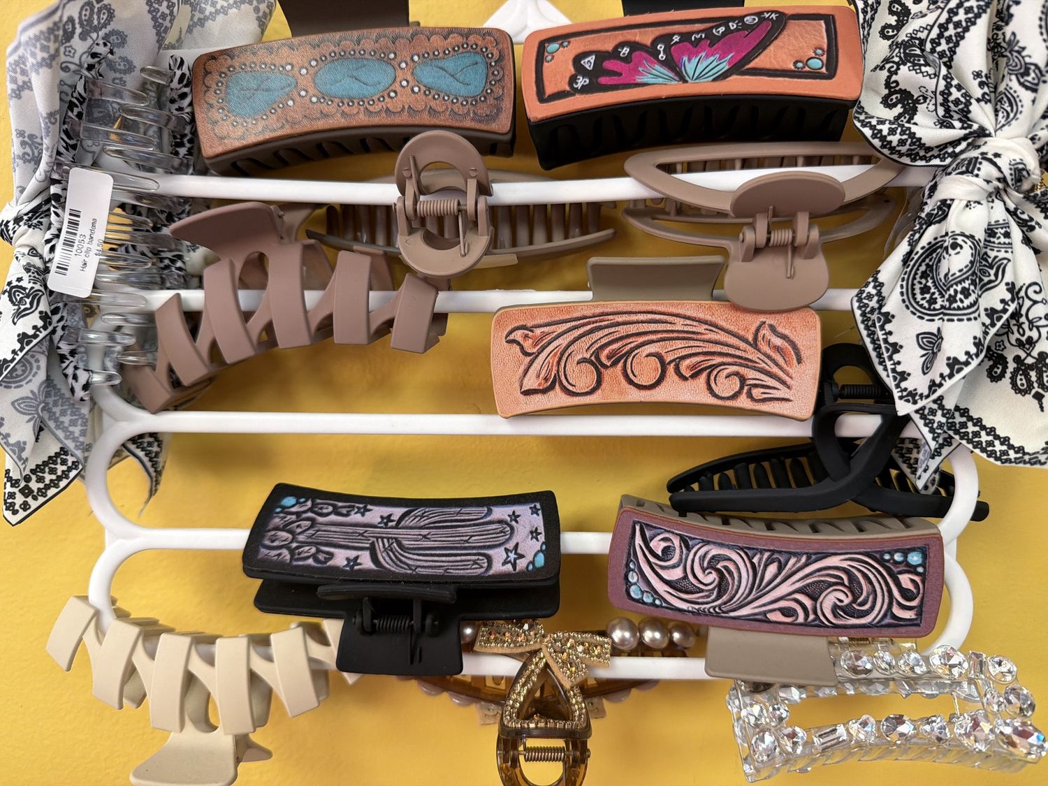 Hair claws wooden color