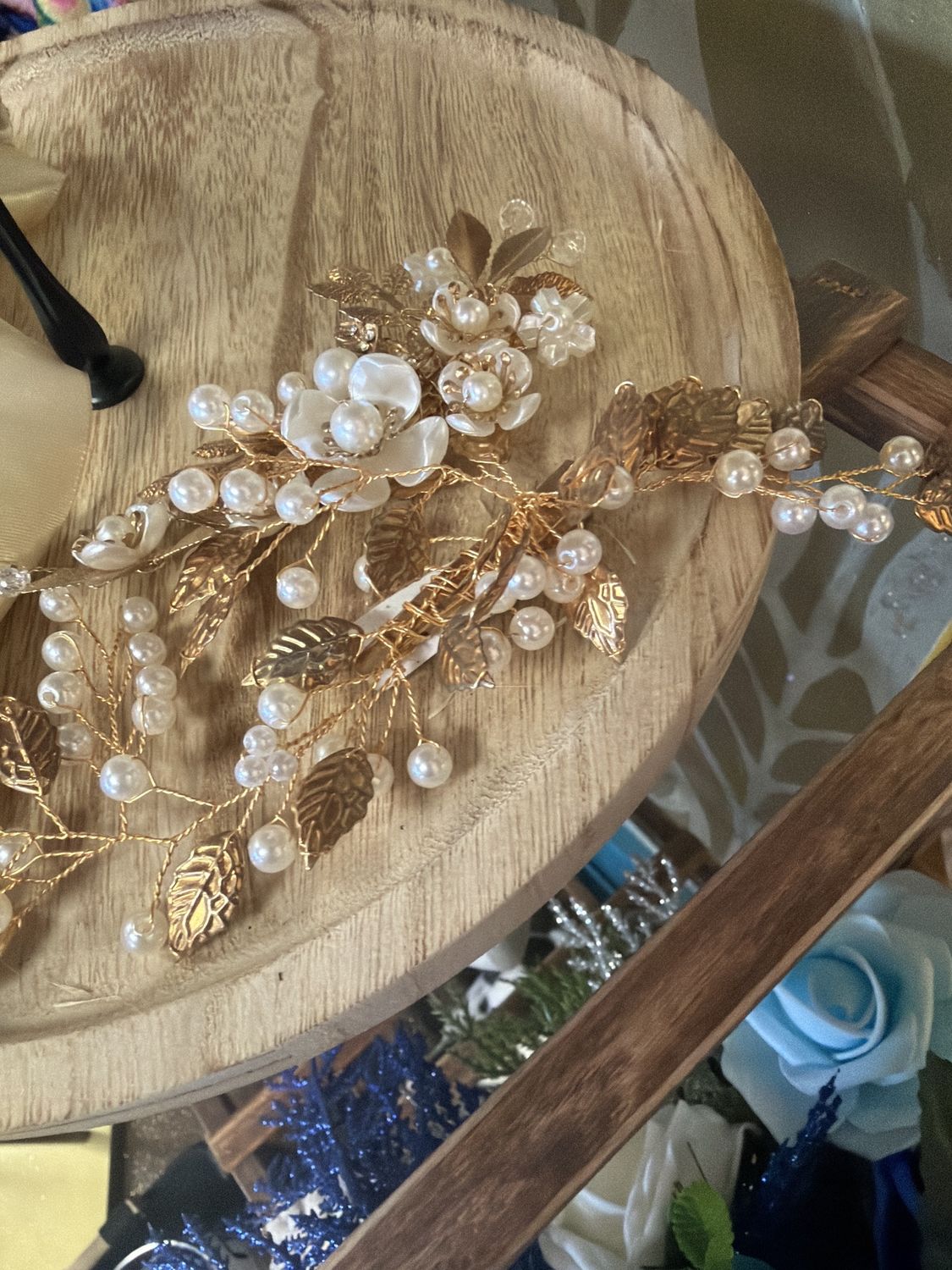 Gold leaves hair clip