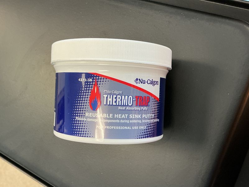 Thermo-Trap Heat Putty