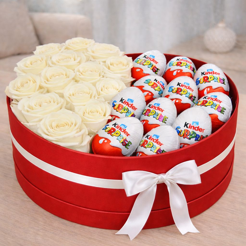 Caixa floral com rosas e chocolates 2-em-1