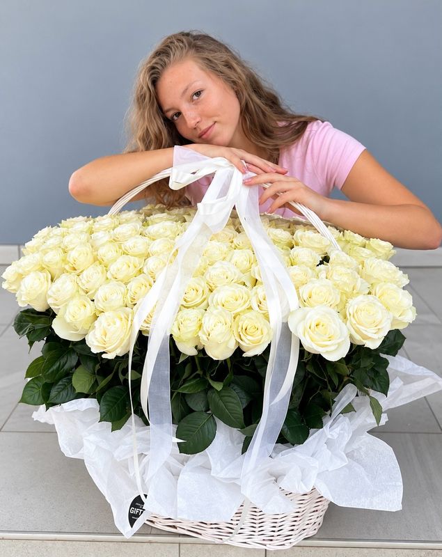 Cesta com rosas grande