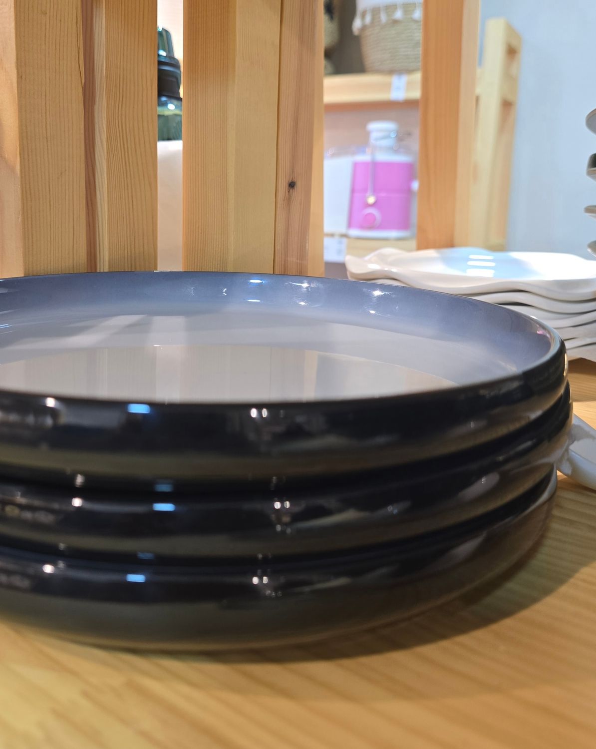 Melamin shatterproof, 10" Deep round plate, Color: Smoky black and white