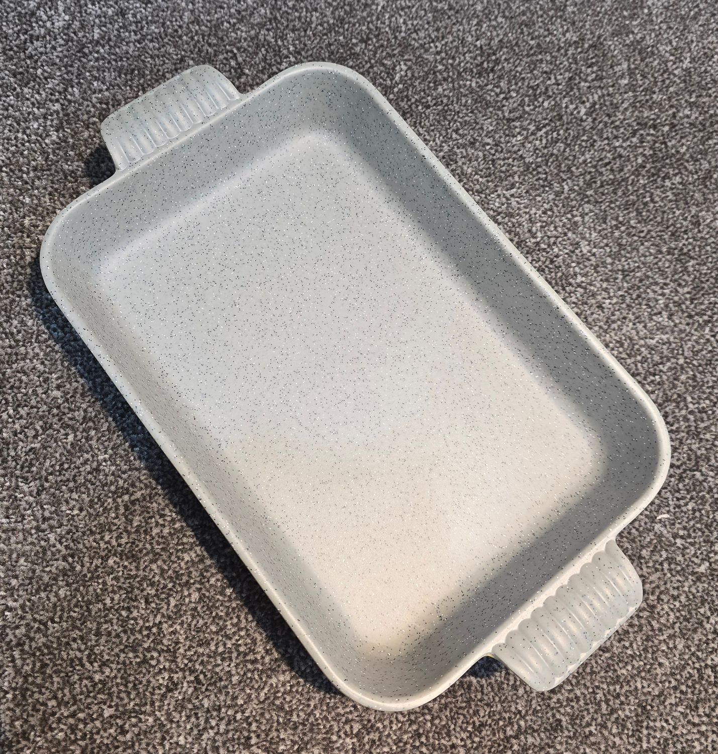 12.2" Rectangular lobster plate, Inner gray spray outer yellow