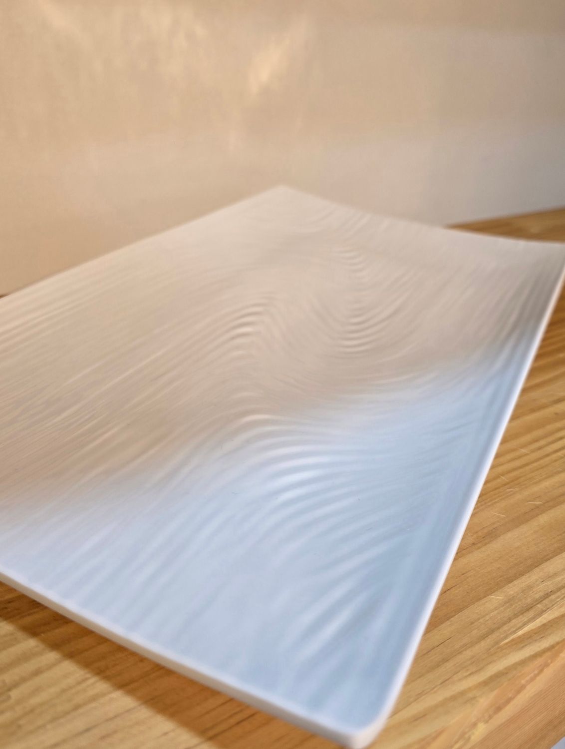 14" Water ripple plate, Bone china color