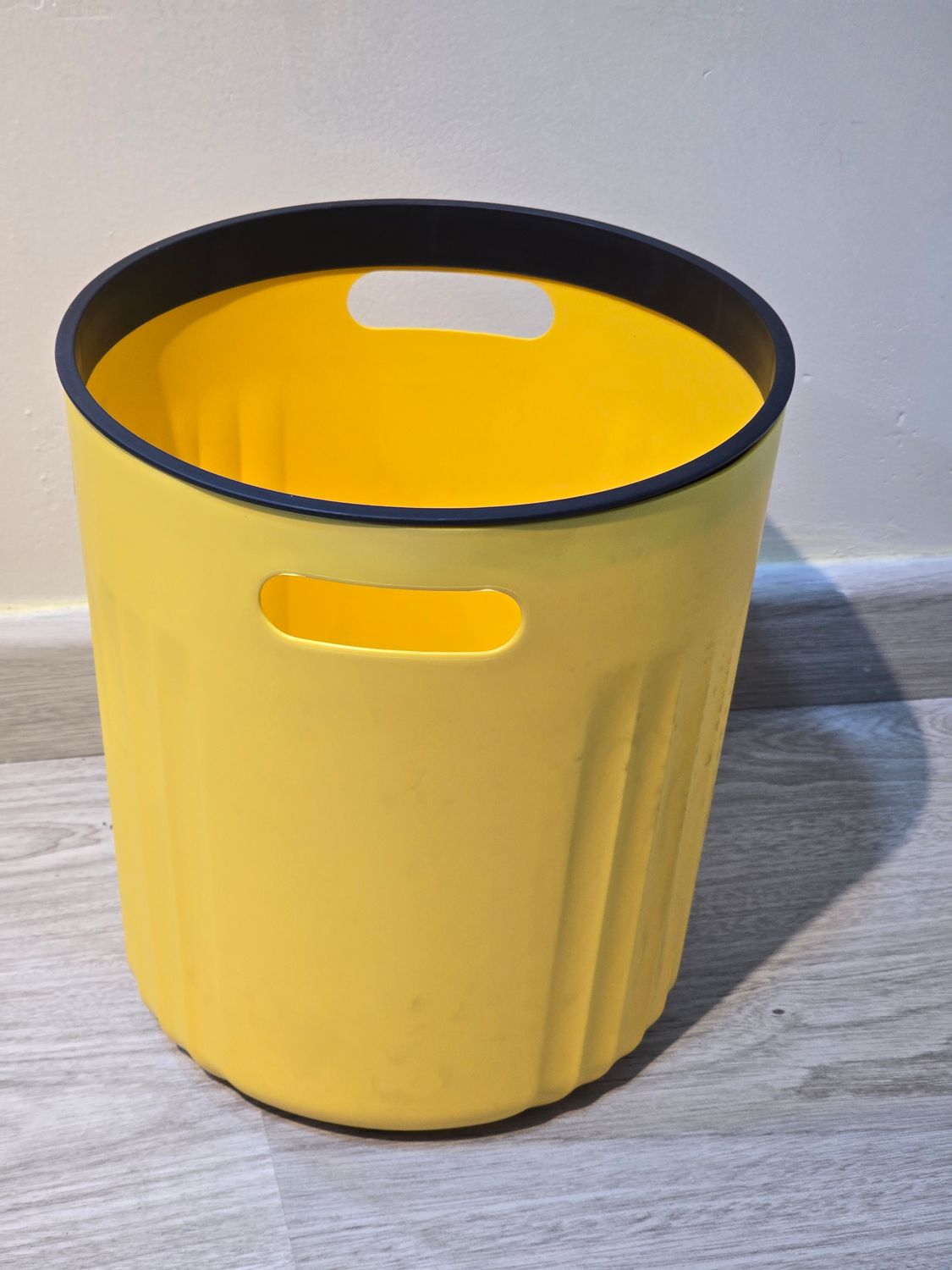 Clamping ring stylish paper trash can, Color: yellow, white green