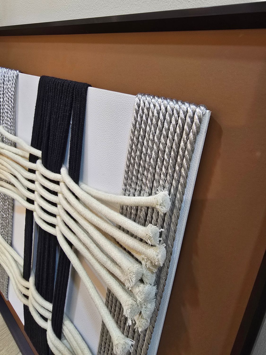 Realistic paintings wall decoration, design: woven,  Size: 60*60cm, frame color: black