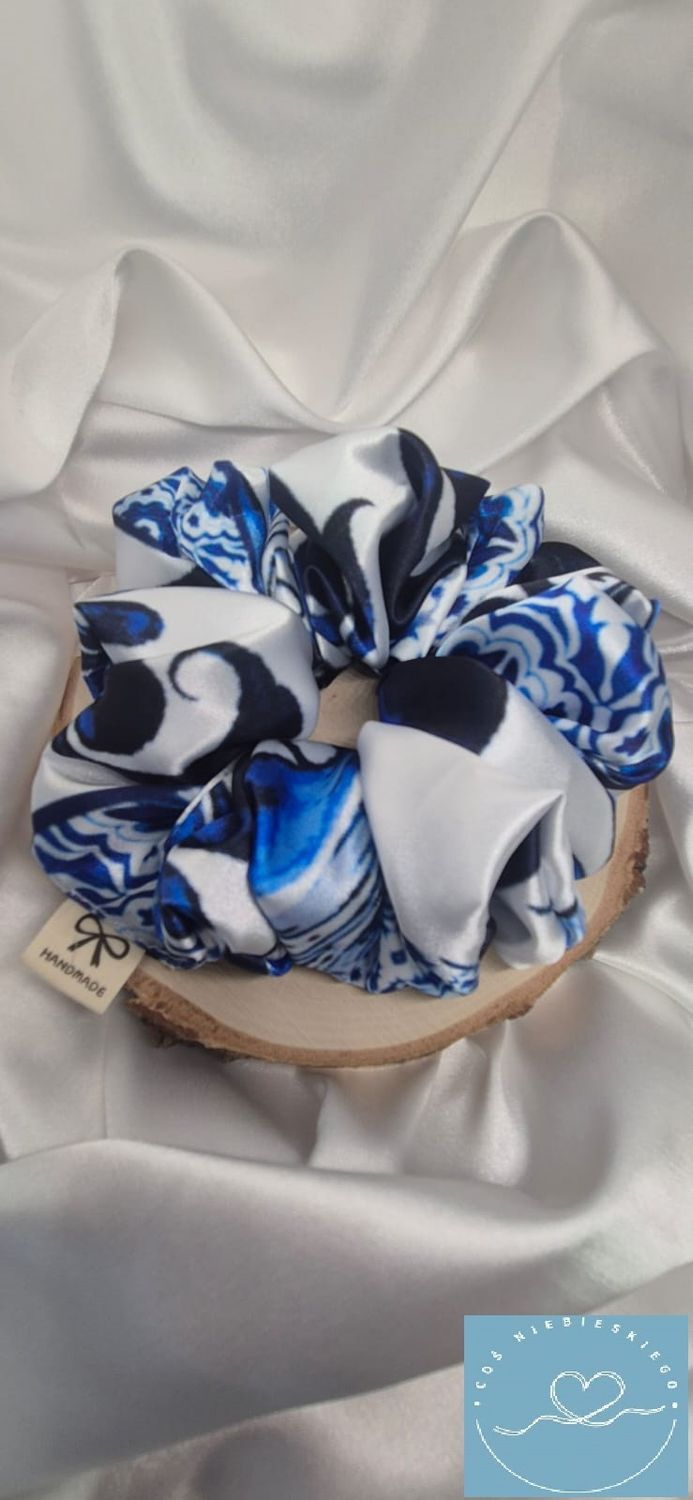 Gumka do włosów scrunchie kwiaty granatowe z lycrą