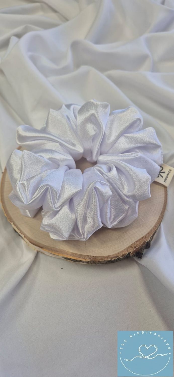 Gumka do włosów scrunchie biała z lycrą