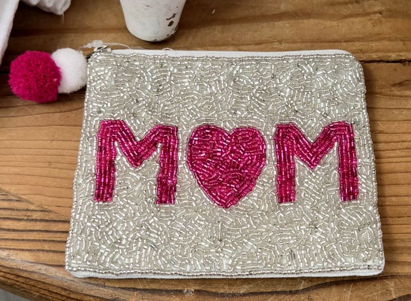 Mom Beaded Pouch |