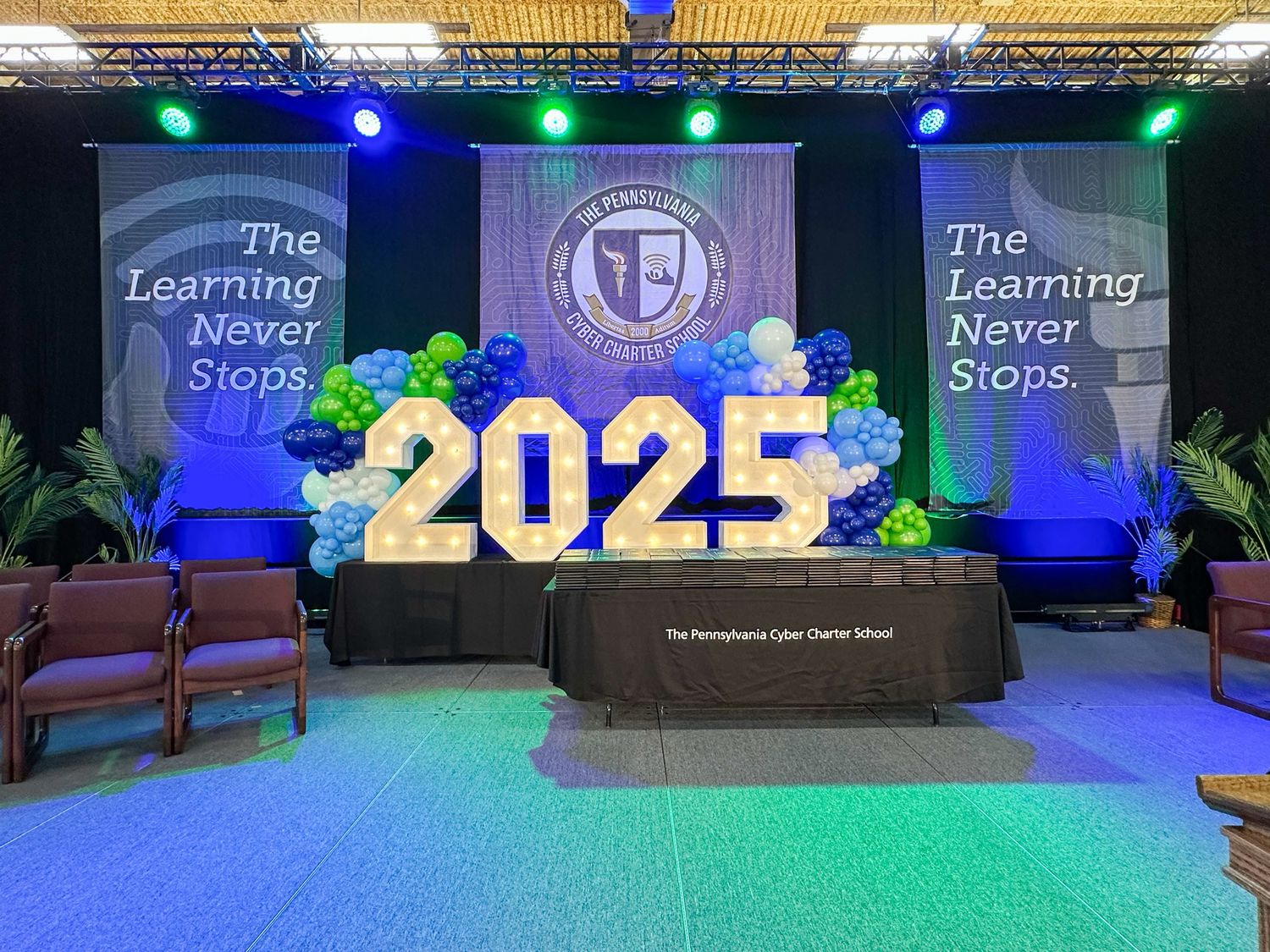 2026 Marque Numbers with Side Balloons Garlands