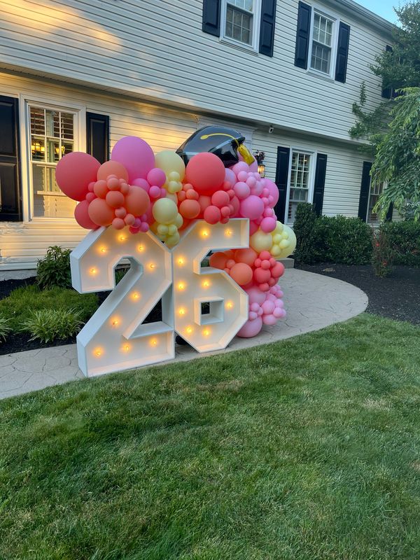 26 Marque Numbers with Side Balloon