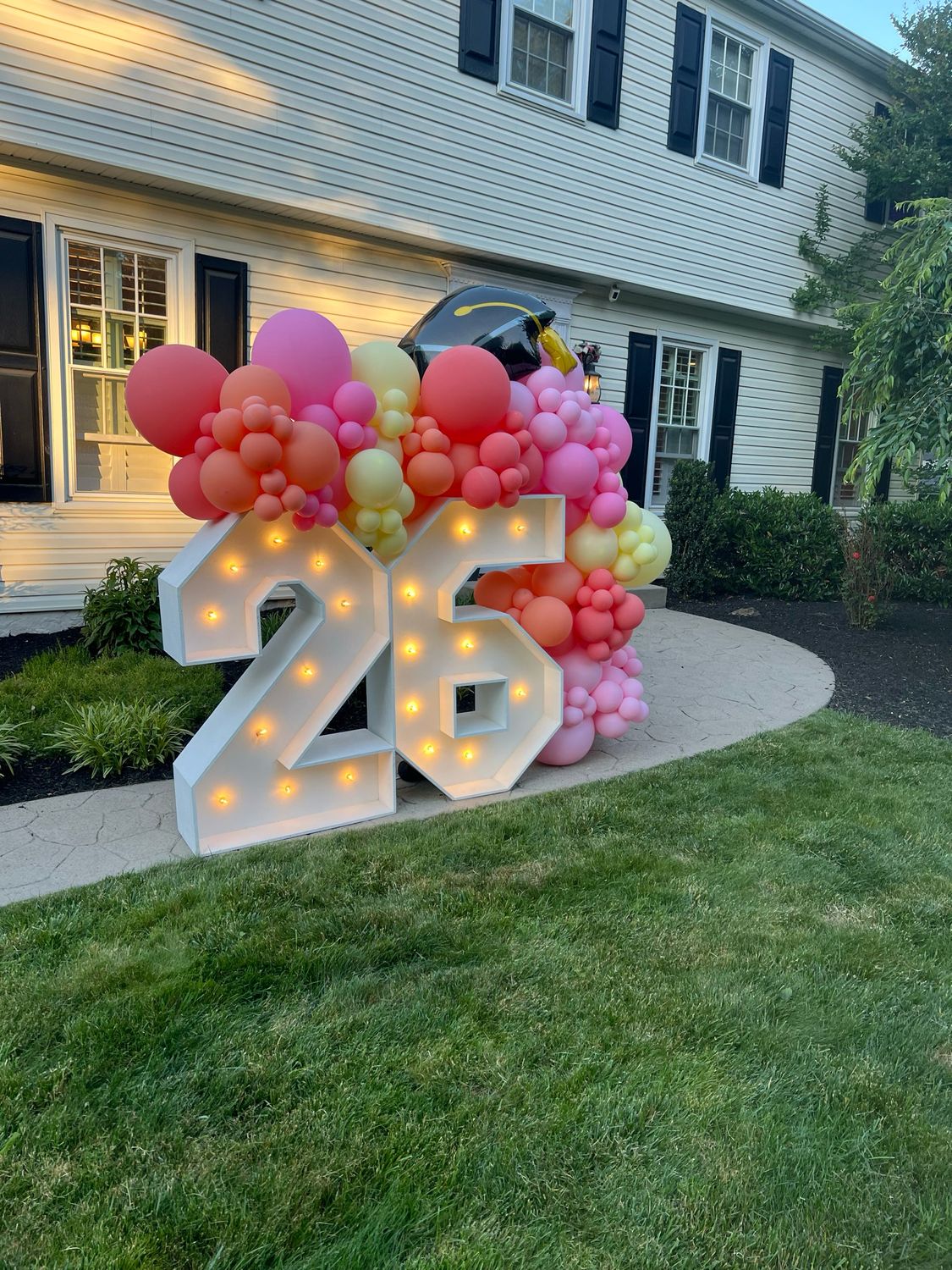 26 Marque Numbers with Side Balloon