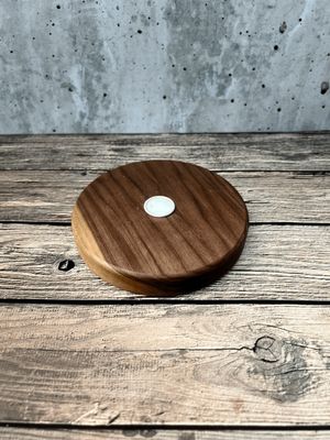 Kerzenhalter rund aus Nussbaum – Handgemachte Eleganz in ihrer schönsten Form