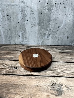 Kerzenhalter rund aus Nussbaum – Handgemachte Eleganz in ihrer schönsten Form