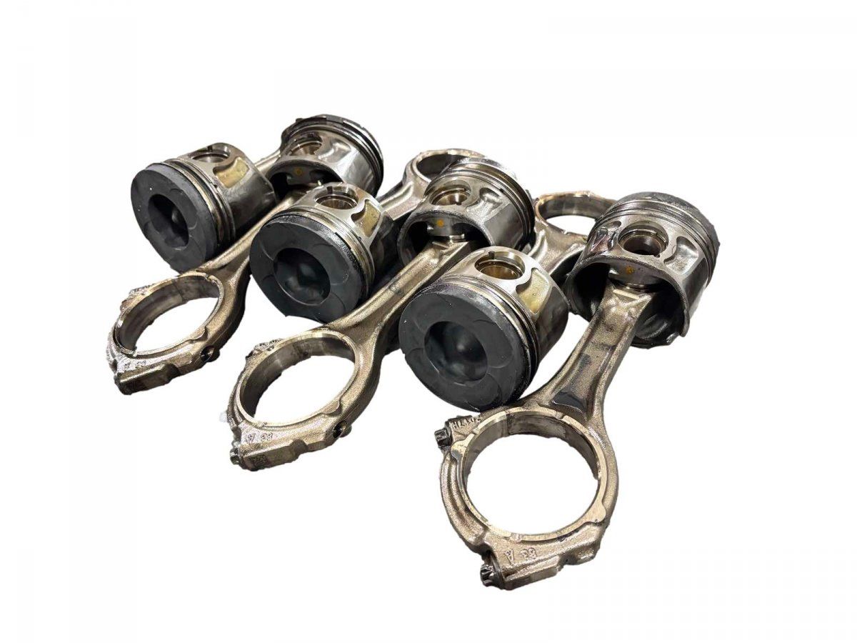 68147233AA 68147228AA Piston Kit JEEP GRAND CHEROKEE IV (WK, WK2) (2010-2021)