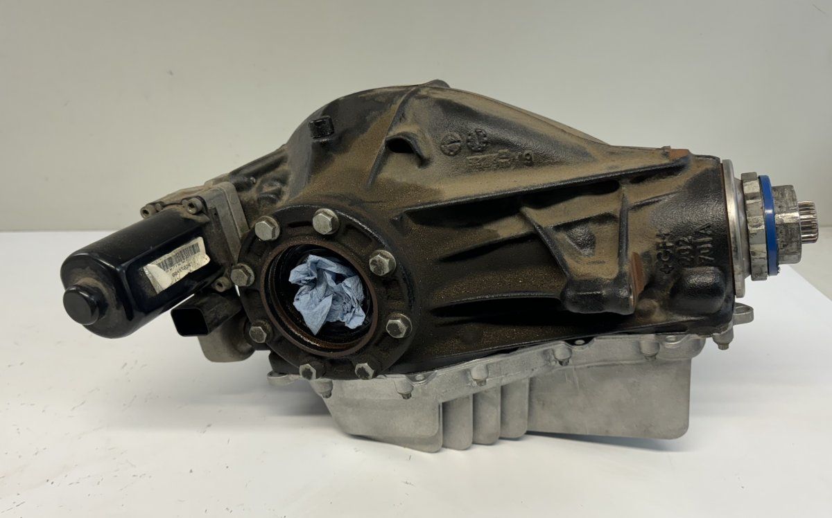 33108090473 8090473-02 Rear axle differential BMW 3 (F30, F31, F34, F80) (2011-2019)