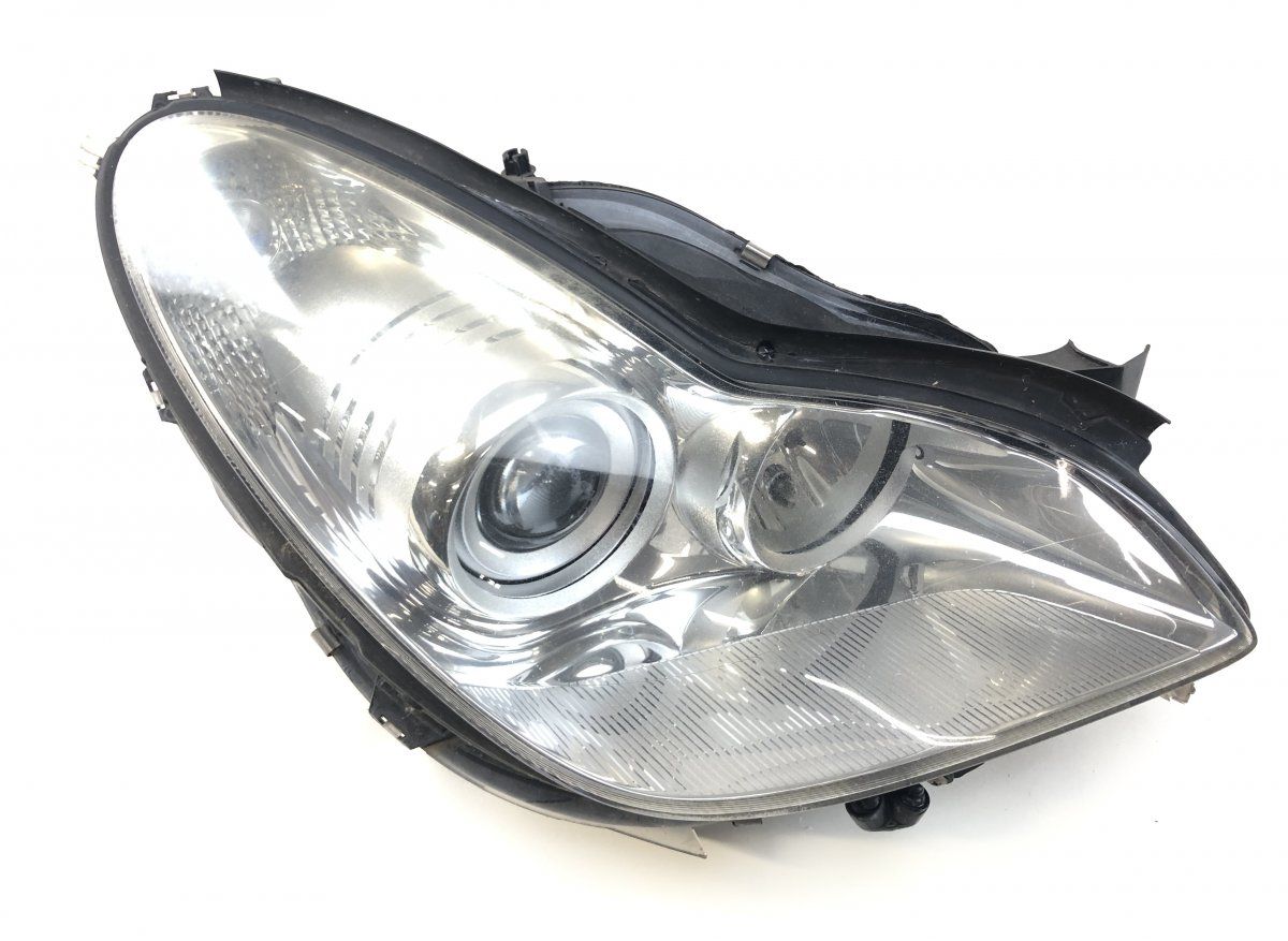 A2198203261 Headlight right MERCEDES-BENZ CLS (C219) (2004-2010)