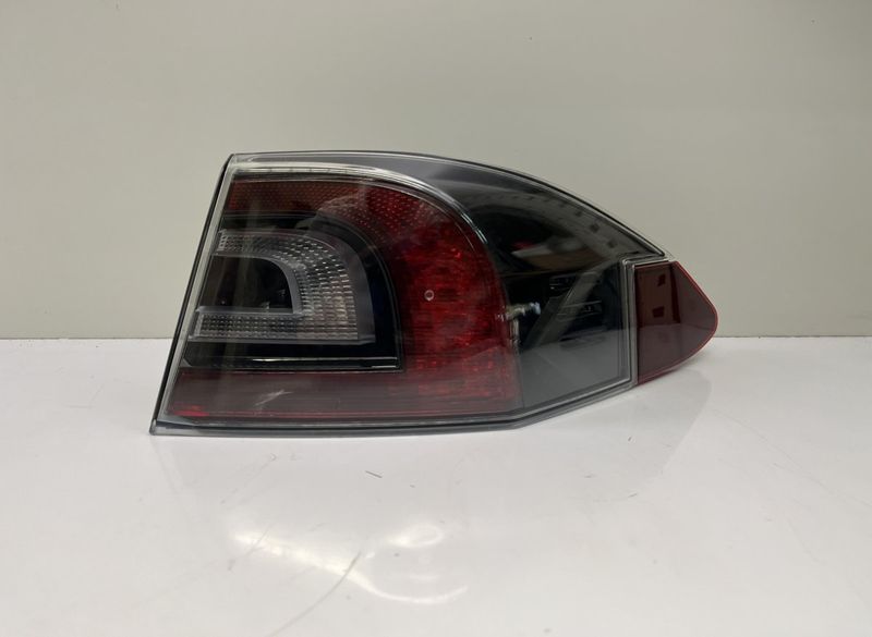 6005921-00-E 600592100E 0013411123000 Tail light, right TESLA MODEL S (5YJS) (2012-)