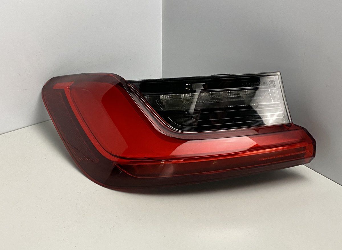 H3742044912 742044912 2SD01317301 Tail light left BMW 3 / i3 (G20, G21, G28, G81) (2018-)