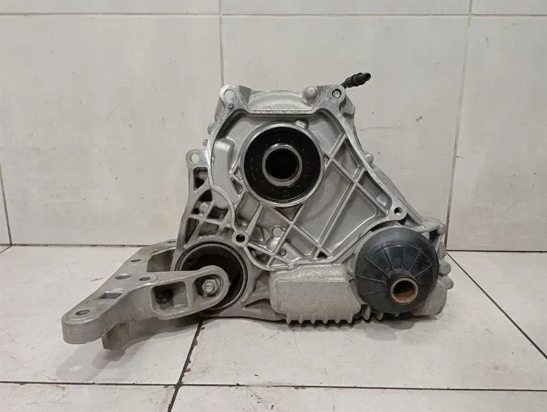 BMW 8 Series 18--25 G16 M8 Gran Coupe Transfer Box 27109847756 Transfer Case-