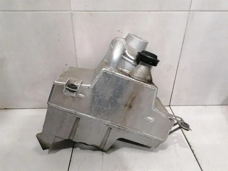 AUDI R8 TYPE 42 V10 5.2 SPYDER DRY SUMP OIL SUMP 420115373L OIL PAN-