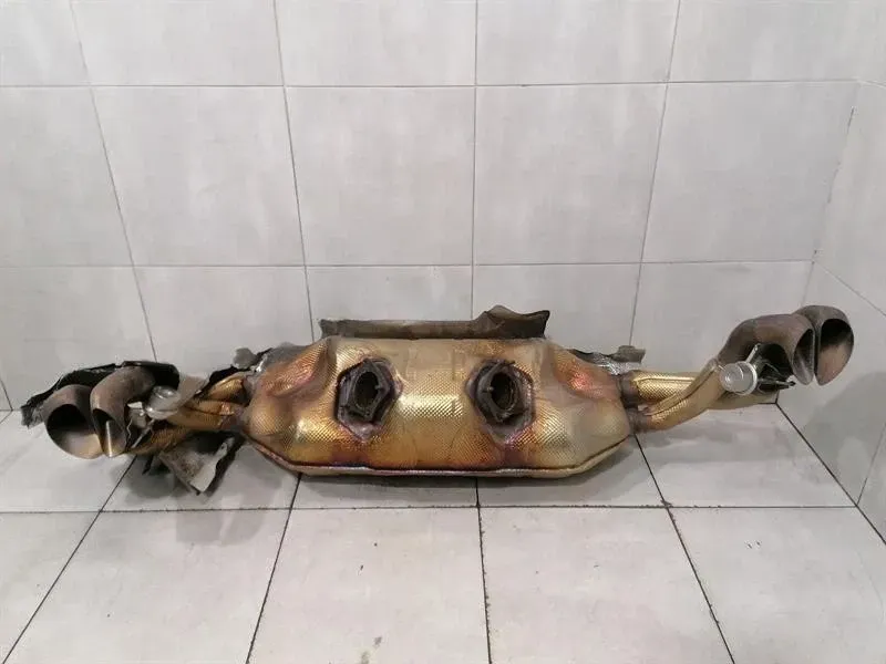 Audi R8 4S V10 RWD exhaust silencer 4S0251051F defects exhaust silencer-