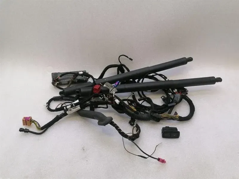 Porsche Macan 95B boat lid strut 95B827851C gas pressure spring tailgate 95B971145AA-