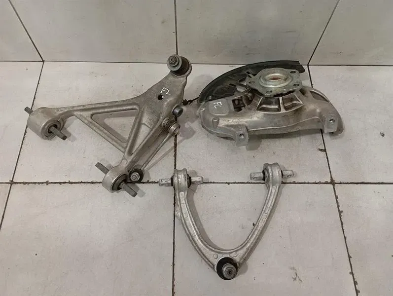 Ferrari Roma F169 Left Front Hub 867707 Wheel Bearing Housing Front Left SET SET