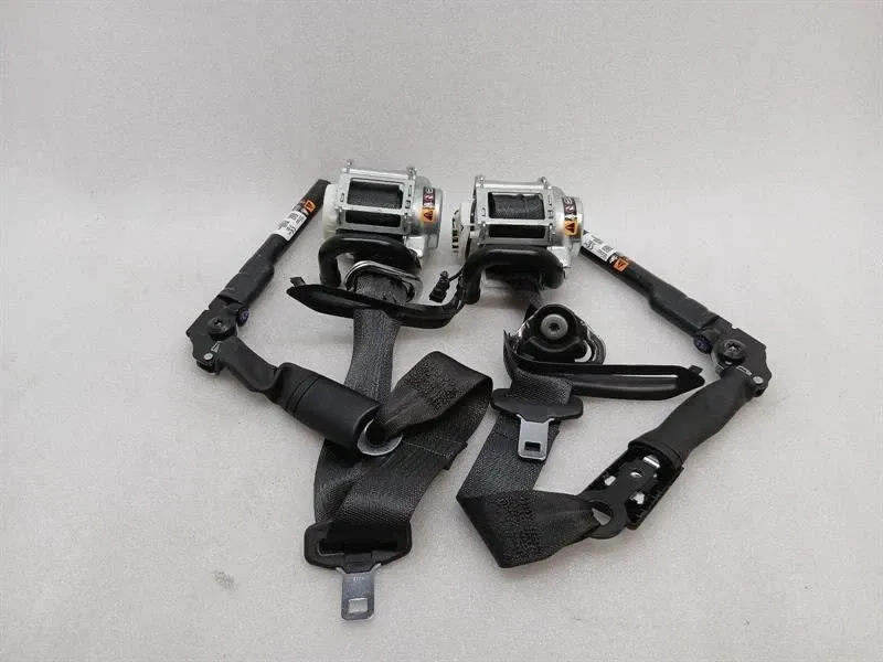 Corvette C7 Grand Sport Front Seatbelt Set 84256827 Seat Belt Strap Front -