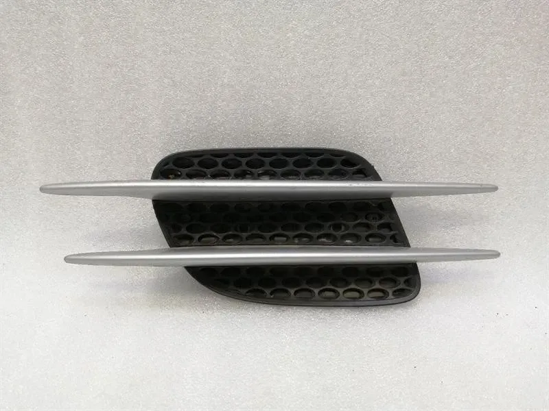 Mercedes SL R230 left wing grille A2306900136 grille fender left defect