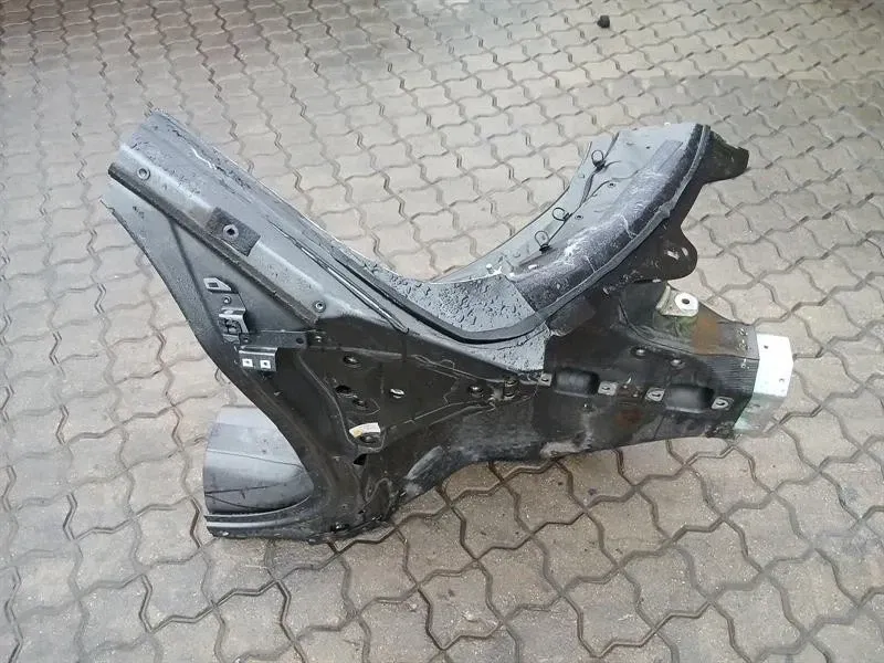 McLaren 570S Spider Right Front Chassis Leg Right Front Wheel Arch-