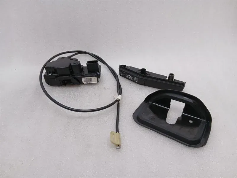 Chevrolet Corvette C7 Grand Sport Door Lock Right 84293824 Door Lock -
