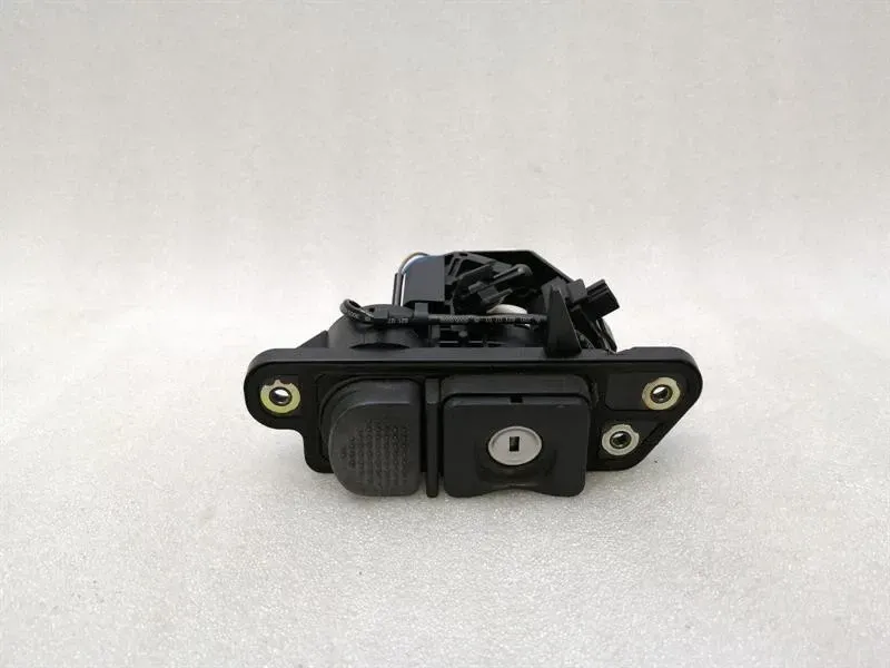 Mercedes S-Class W220 Boot Lock A2208210751 Tailgate Lock-