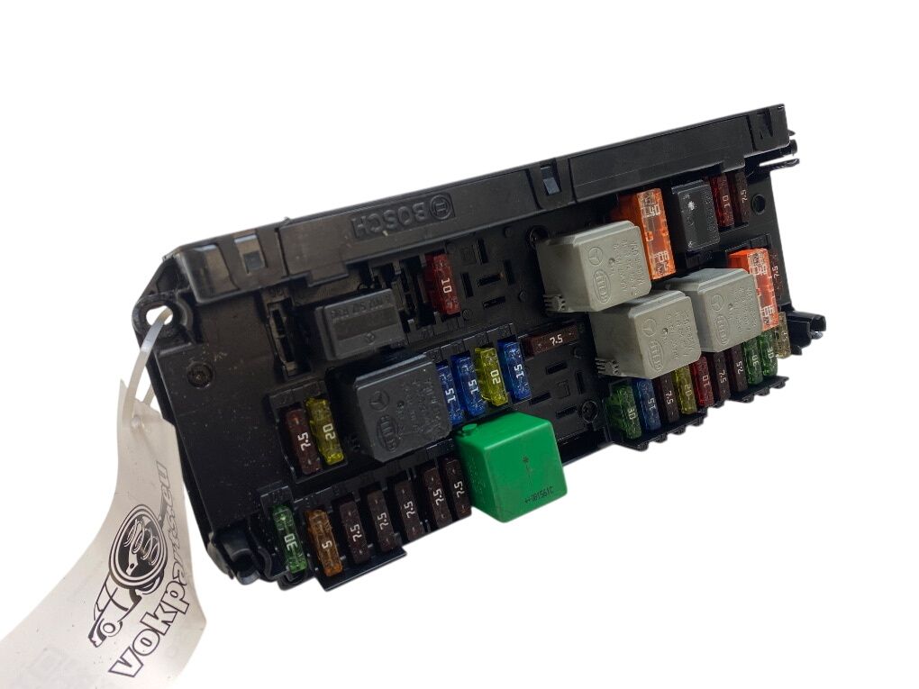 F005V00848 F005V00849 F005V00914 Fuse box MERCEDES-BENZ C-CLASS (W204) (2007-2013)