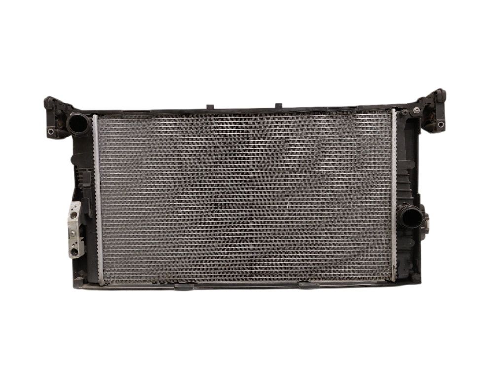 7623684 17118678027 Radiator BMW i3 (I01) (2013-2022)