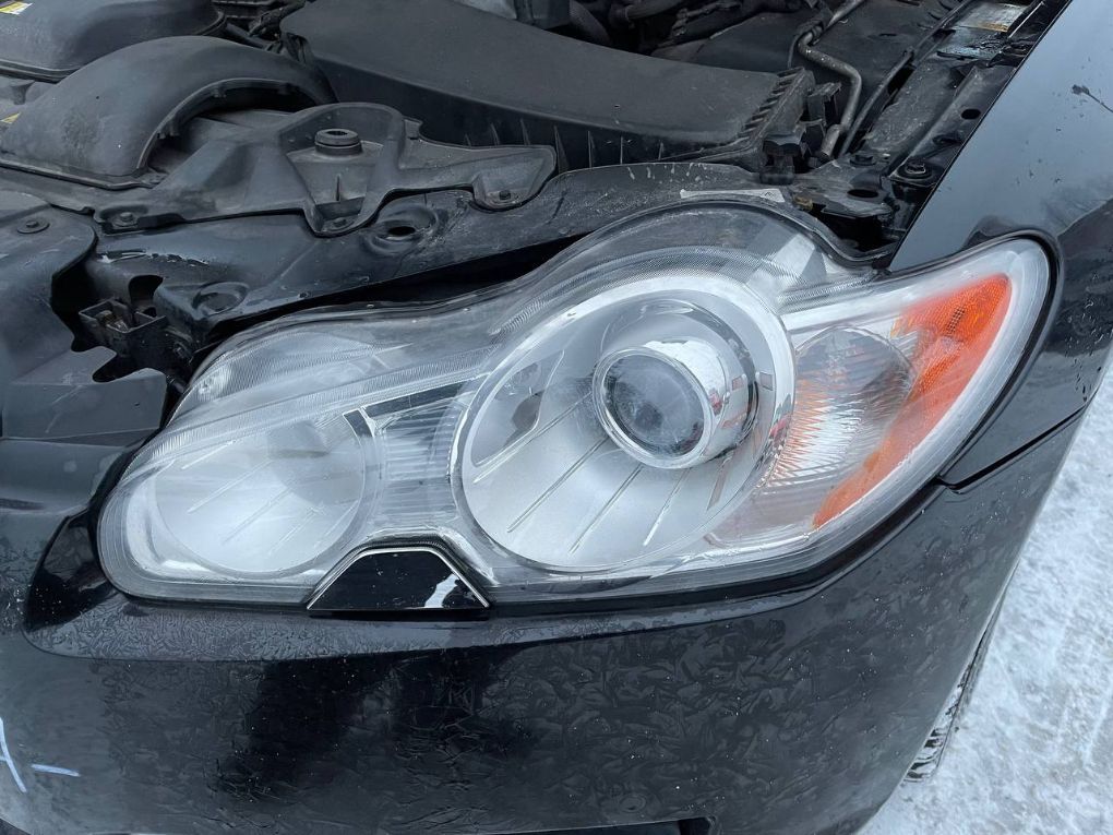 C2Z13833 Headlight left JAGUAR XF (X250, CC9) (2008-2015)