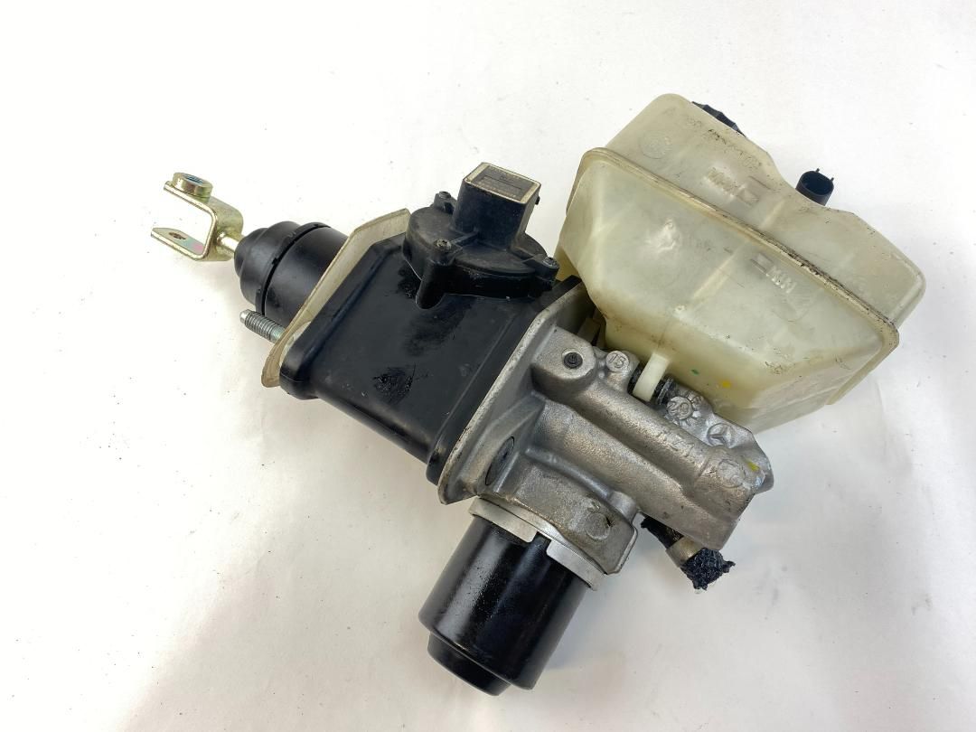 0204021687 0204024105 0204251302 Brake Master Cylinder MERCEDES-BENZ SL-CLASS (R230) (2001-2012)