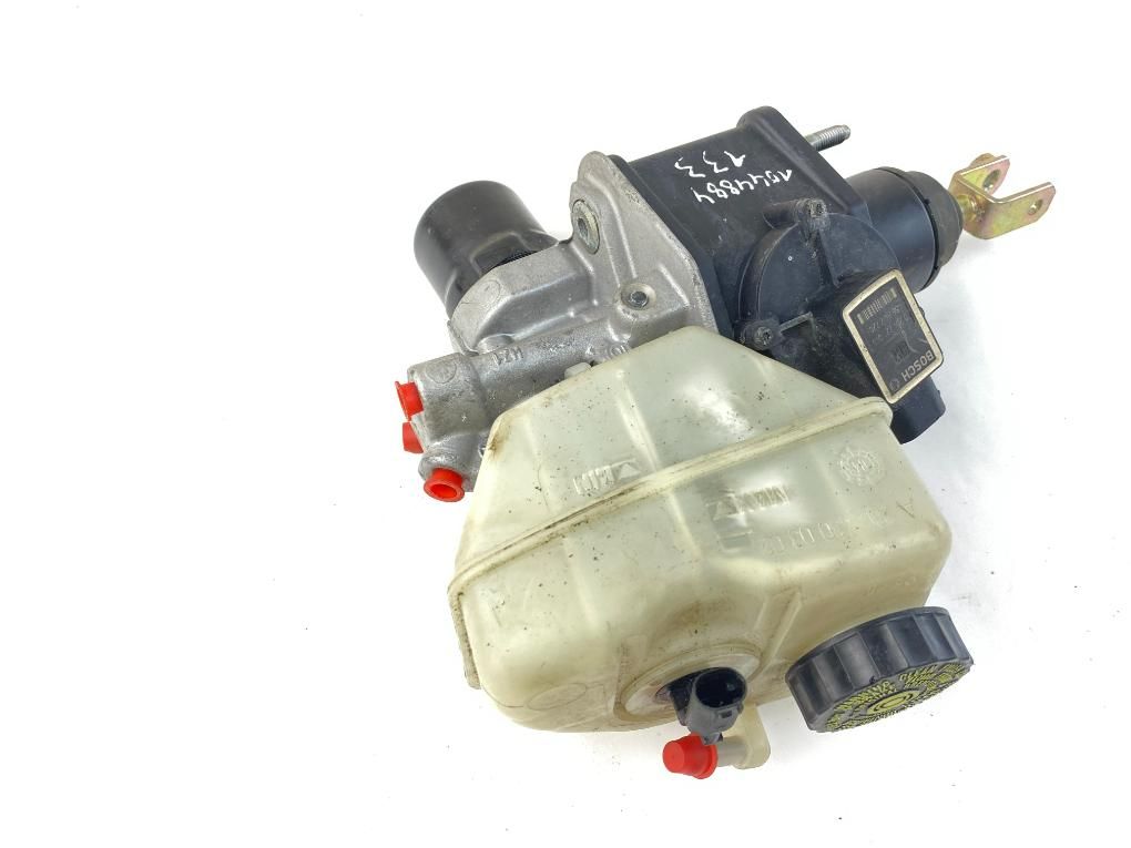 0204021687 0204024105 0204251302 Brake Master Cylinder MERCEDES-BENZ SL-CLASS (R230) (2001-2012)