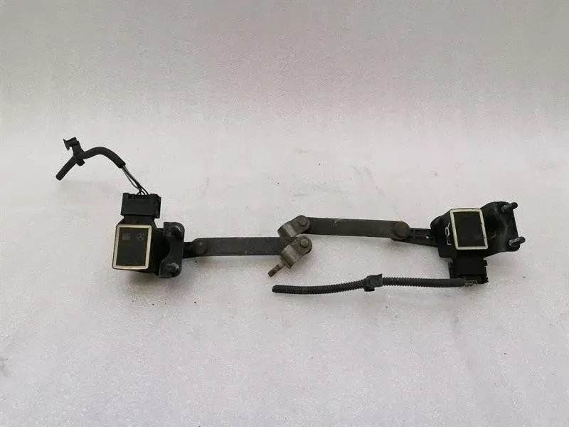 Mercedes CLS W219 Front Level Sensor Set A0105427717 Level Sensor