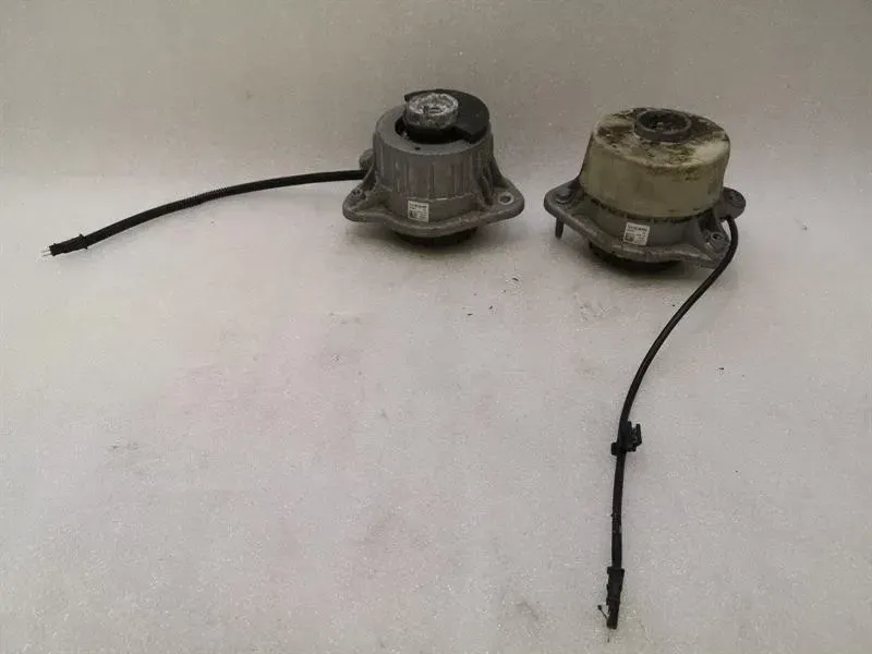 Mercedes S-Class W222 Engine Mount Set A2222404500 Engine Mount Set A2222408100