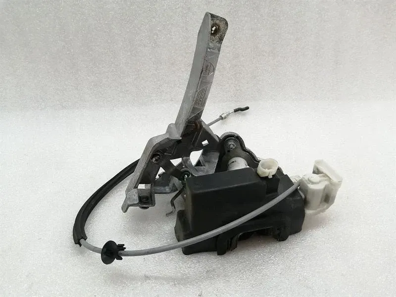 Maserati Granturismo M145 front right door lock 68893300 door lock faulty RHD