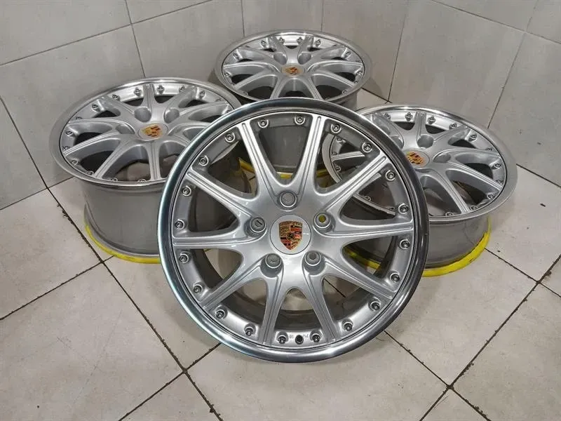 18 Porsche 911 996 Alloy Wheel Set SET 99636214050 Alloy Wheel Set BBS